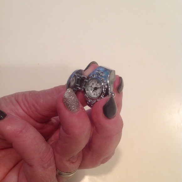 Watch Ring - Picture 4 of 4